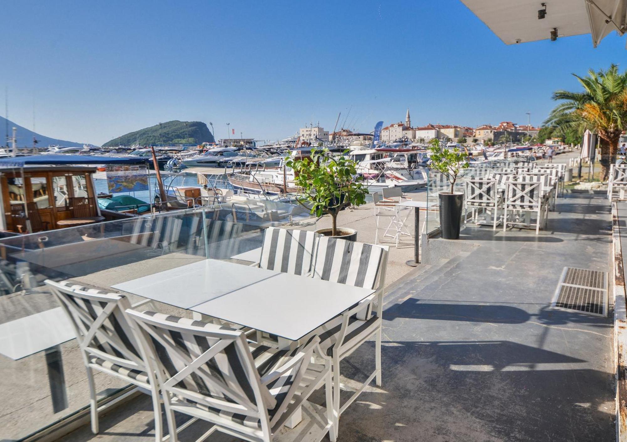 Hotel Riva بودفا المظهر الخارجي الصورة
